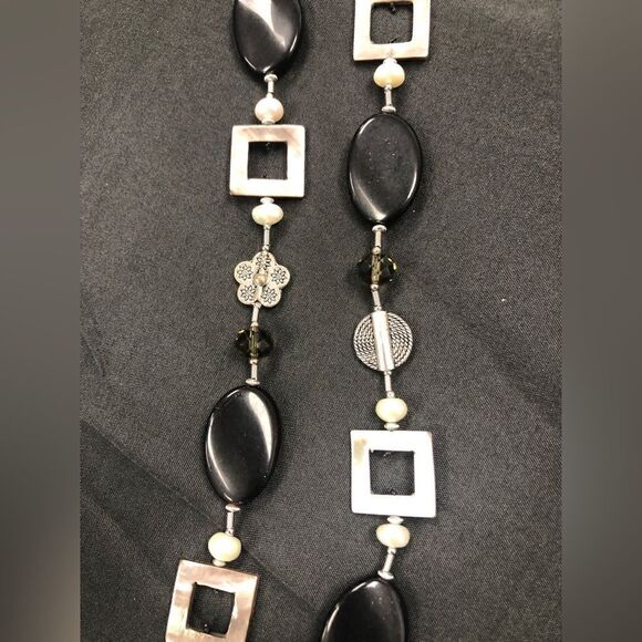 4 Premiere Designs long necklaces + 2-sided pendant - Picture 5 of 9